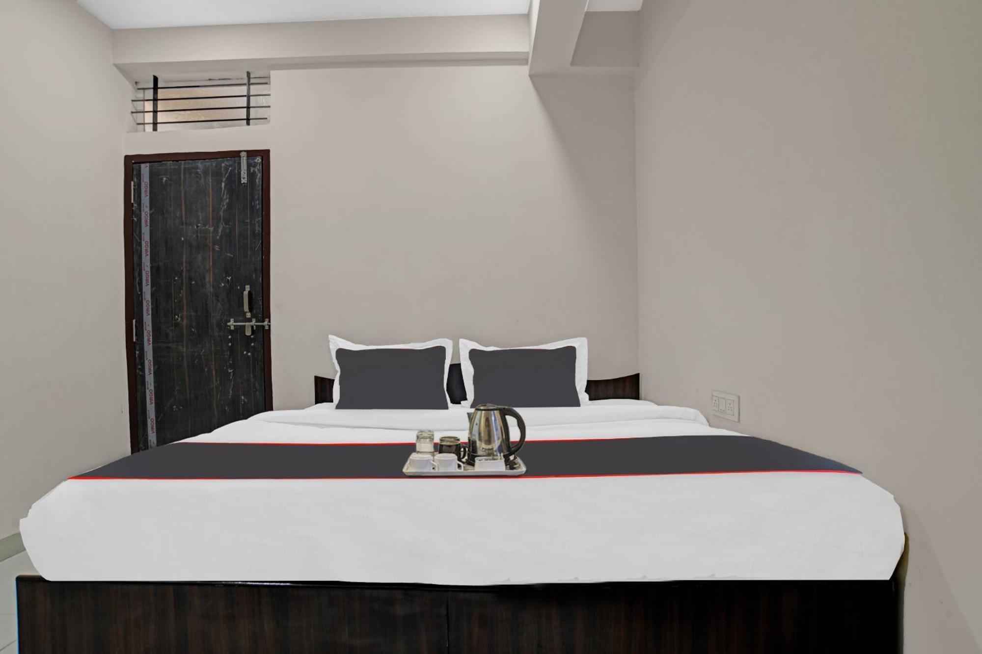 Hotel O Dream Palace Indore Bagian luar foto