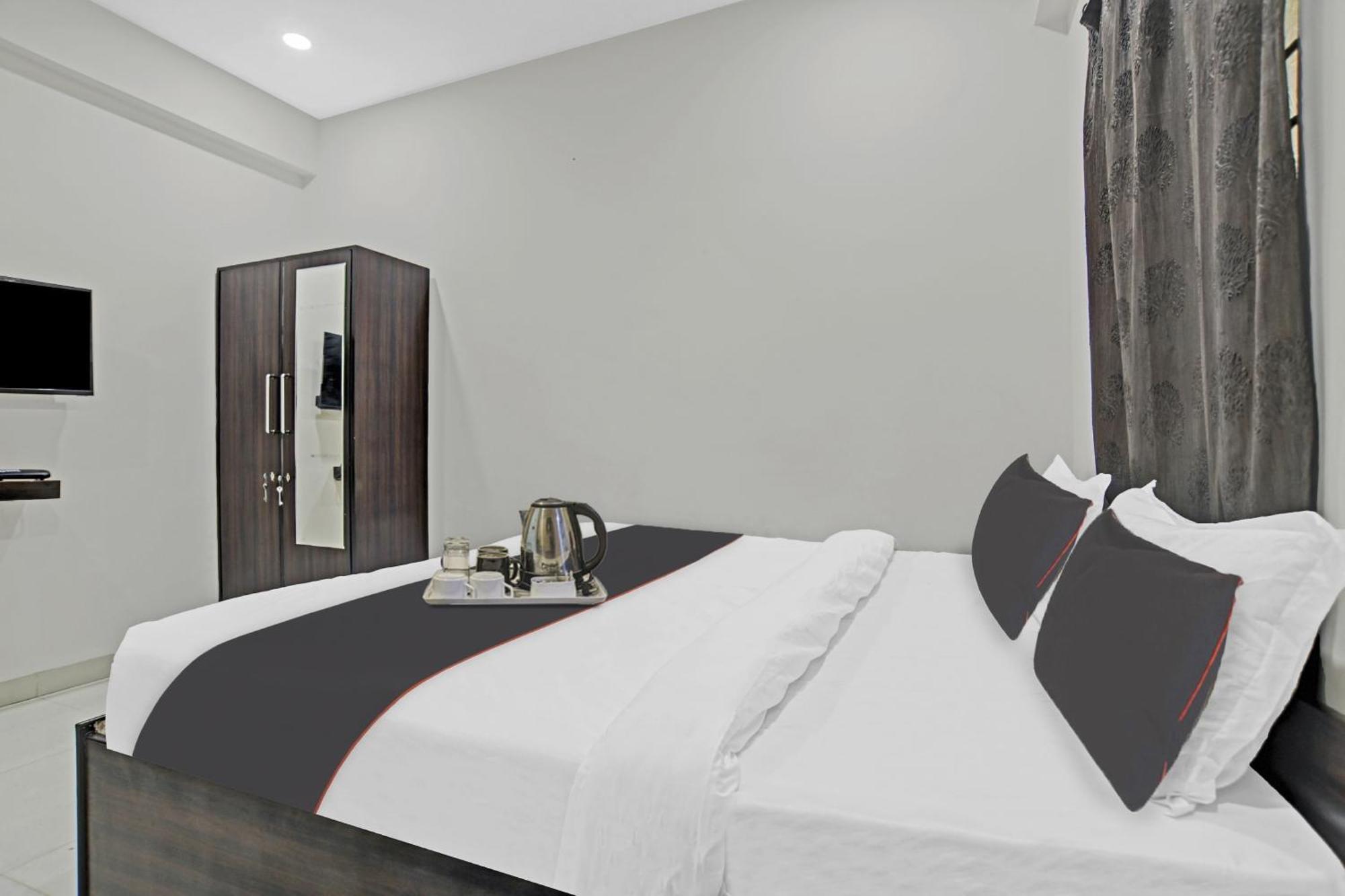 Hotel O Dream Palace Indore Bagian luar foto