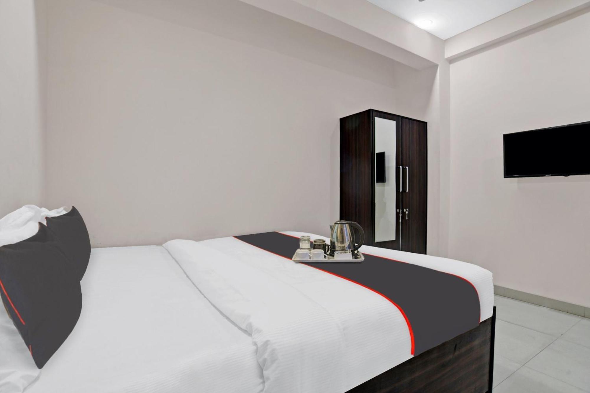 Hotel O Dream Palace Indore Bagian luar foto