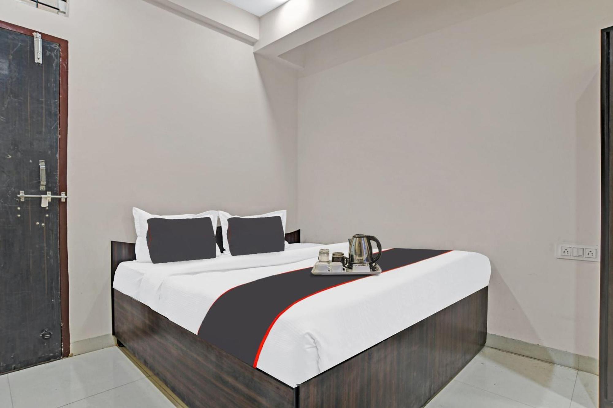 Hotel O Dream Palace Indore Bagian luar foto